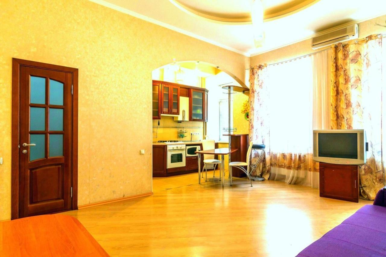 Large Apartment In The Center Dnipro Exterior foto